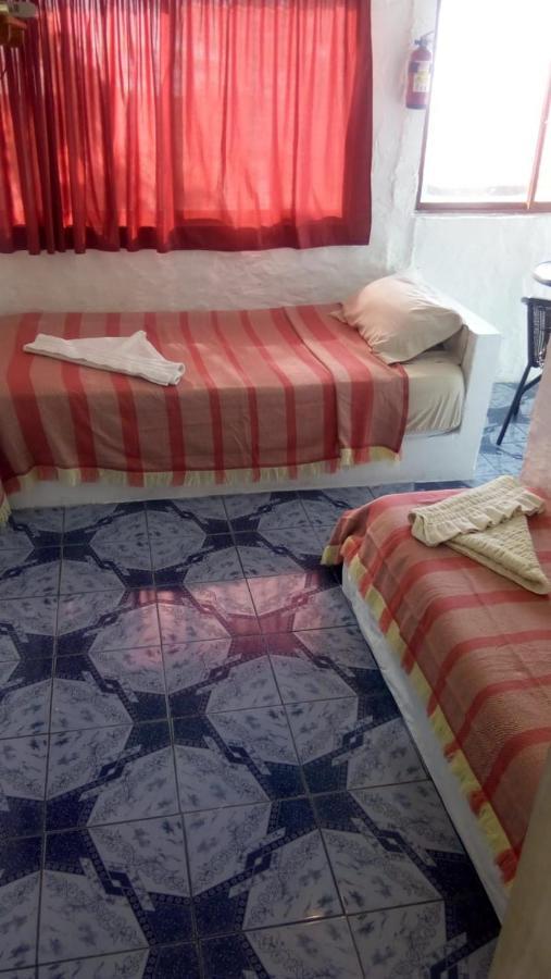 Hostal Cabanas Don Jorge Puerto Baquerizo Moreno Esterno foto