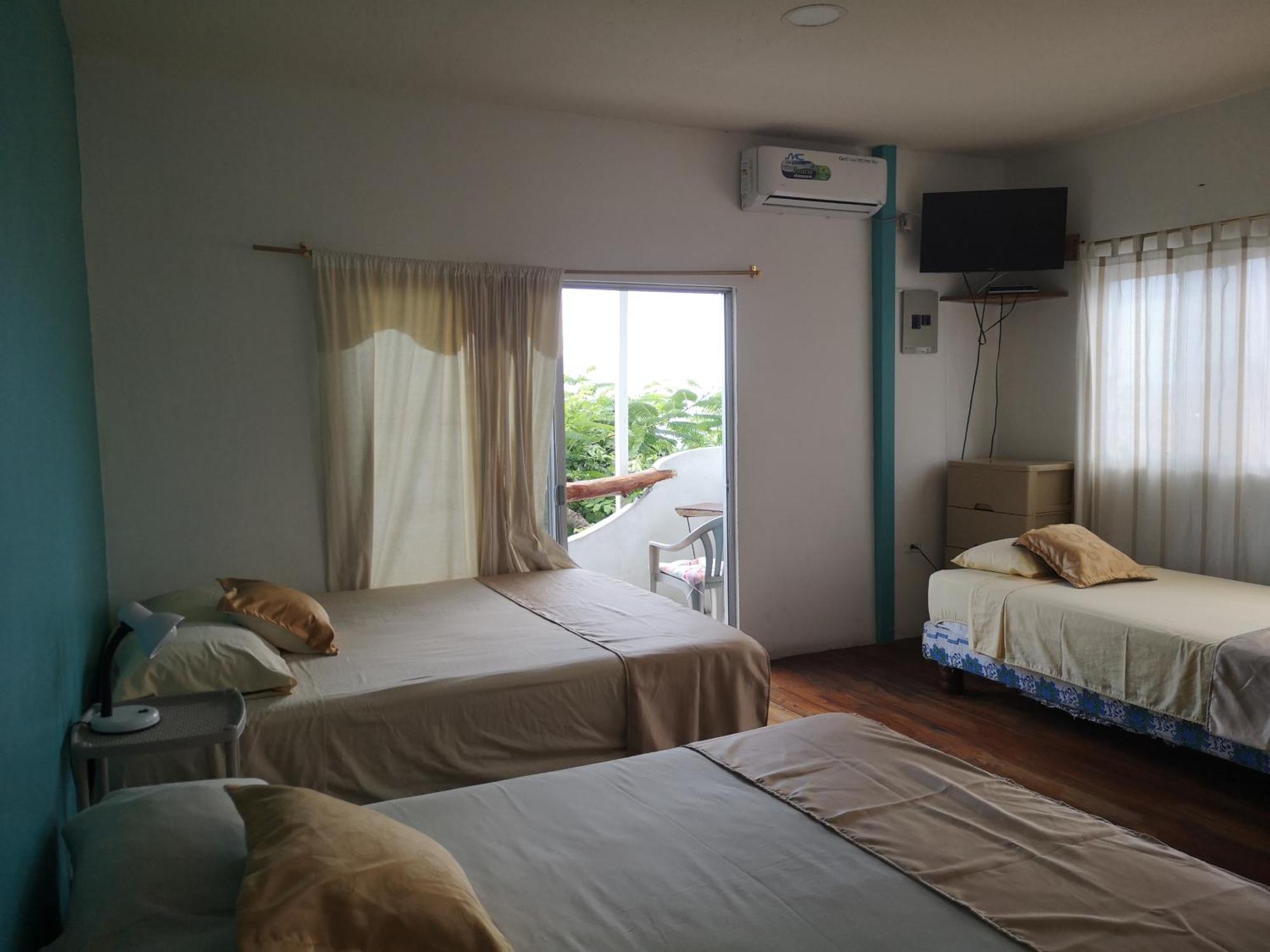 Hostal Cabanas Don Jorge Puerto Baquerizo Moreno Esterno foto